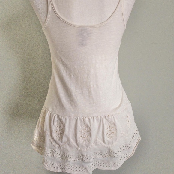 Gorgeous Dainty Eyelet Tank - Picture 6 of 6